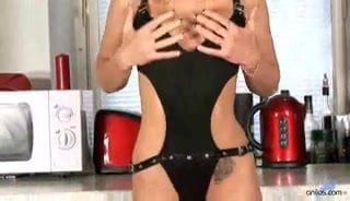 Seksi dione sevgilim ıslak ve azgın içinde the banyo