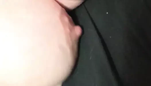 O becerdin olarak inilti ve baştankara sallayarak.