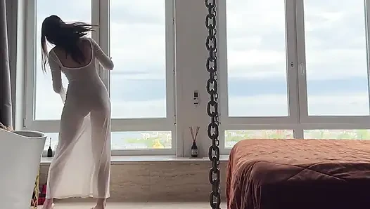 Evde temizlikçi kadını azdırıyor