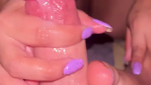 latinamala - cumshot ile mor çivi handjob