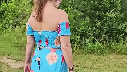Real TOPLESS MOMMY Outside Mature MILF BIG TIT in the Sunshine