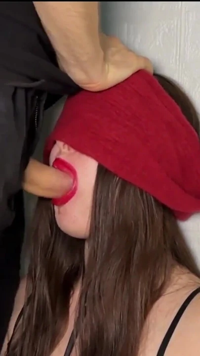 ICE CRAM OYUNU. Üvey kız kardeş zevk oyununun sonunda dölle kaplı - yüze boşalma | Klip 1