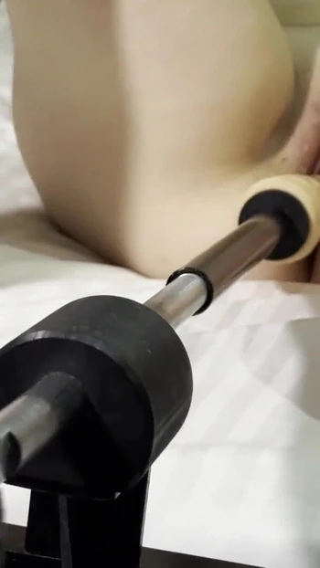 Потрясающий момент из "Развлекаюсь в отеле с секс-машиной и кончаю. Часть 1"