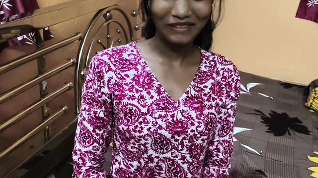 Hintli desi iki arkadaş bir erkekle sert sikişiyor, anal sikiş