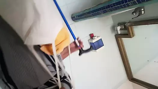 Calabria un mare di emozioni donna anziana