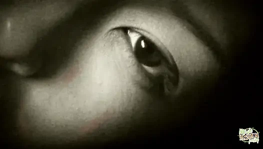 Harika solo eyleminde, bu seksi Asyalı hatun ne kadar sert fışkırtabildiğine gösterdi