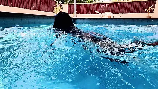 Islak, vahşi ve masum davranıyor