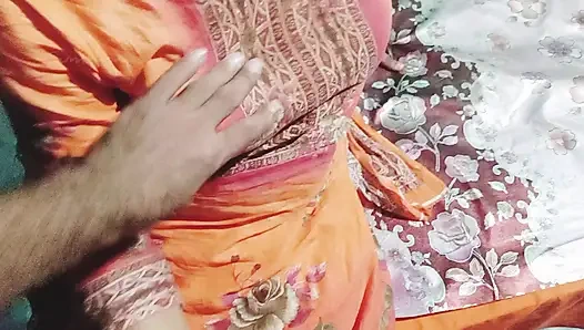 Hintli kadın ve hizmetçi seks videosu