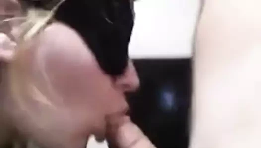 gözleri bağlı horoz enayi