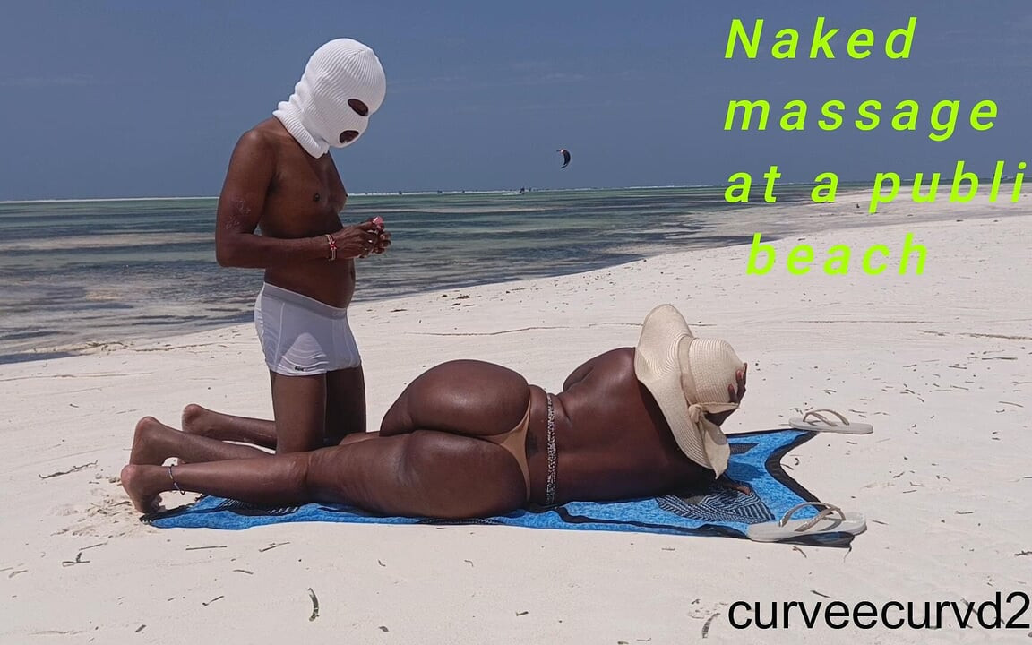 Plajda çıplak masaj