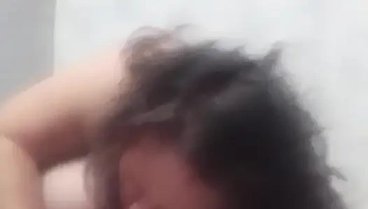 Üvey anne korkunç maskeli üvey oğlu tarafından tehdit ediliyor - sakso çekiyor, amını sikiyor, büyük göğüslerine boşalıyor komik komedi pornosu