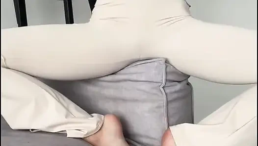 Mükemmel ev yogası - dar taytlı göt - seksi tanrıça