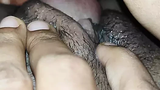 Kızıl saçlı büyük canavar yarak tatlının yumuşakına sürtüyor