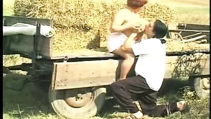 büyük göğüsler ile Willage sürtük