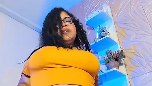 ¿Alguien quiere mi culo y mis tetas?