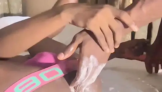 Deliğime yumruk sok iyi bebeğim