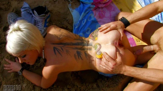 Fransız fahişe sütlü cooper becerdin içinde the göt at the plaj