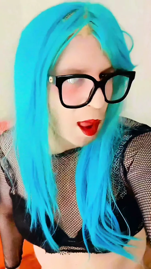 Vanessa cross showing her dihhh
