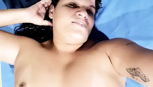 Luciano için lezzetli bir şekilde oturdu videosu