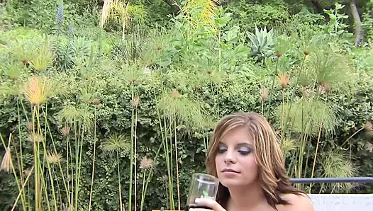 Büyük siyah yarak götünü dölliyor