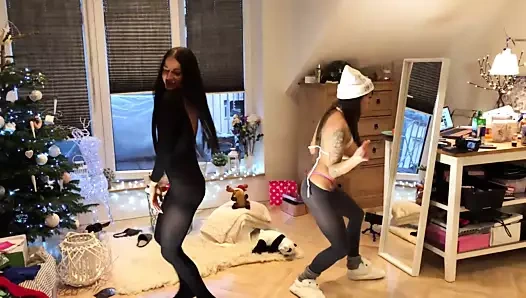 Evde transparan tayt tanga partisi