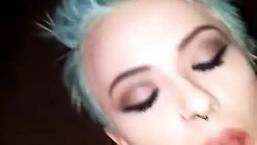 Kristen'ın yüzüne boşalma