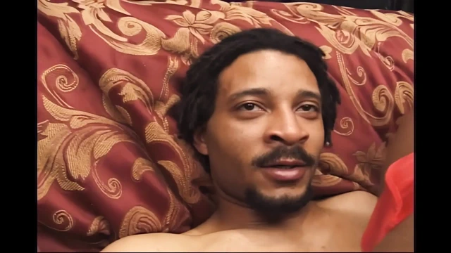 Şişman Siyah Bir Kız için Büyük Yarak