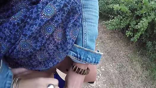 Açık havada mavi tangama topları boşaltırım