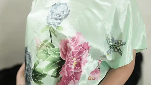 Parlak satenli egzotik Hintli tesettür - kalın büyük götlü dölleme yağlama masajı