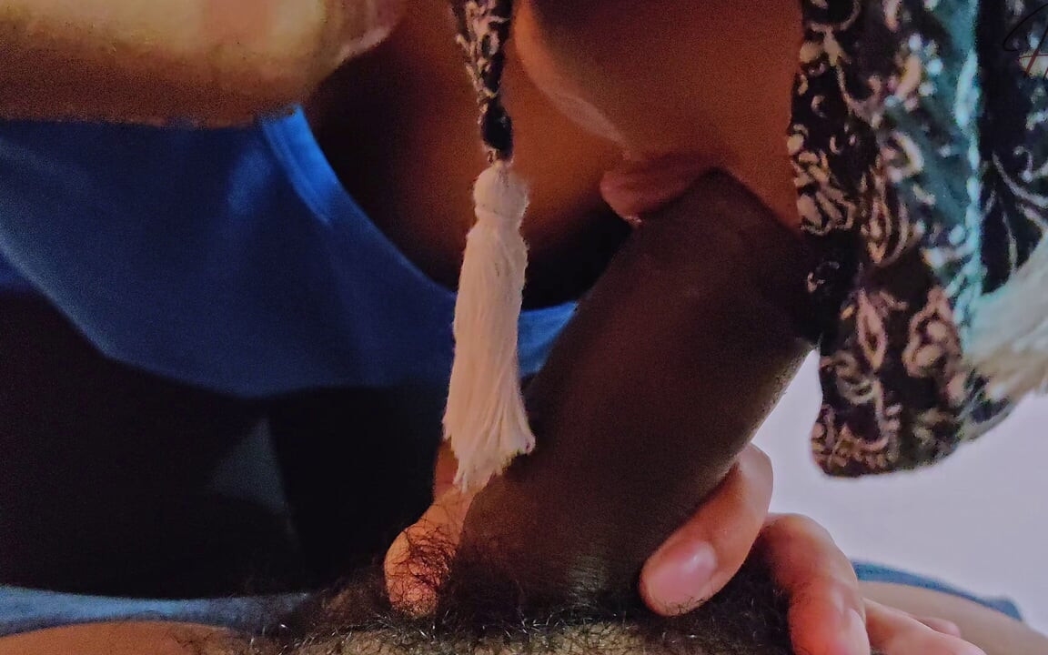 Güzel tesettürlü Malezyalı kız sakso çekiyor ve spor salonundan sonra seks yapıyor
