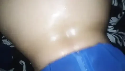 Dört ayak üzerinde sikiliyor ve ağzından sikiliyor, oral seks, domaltmalı