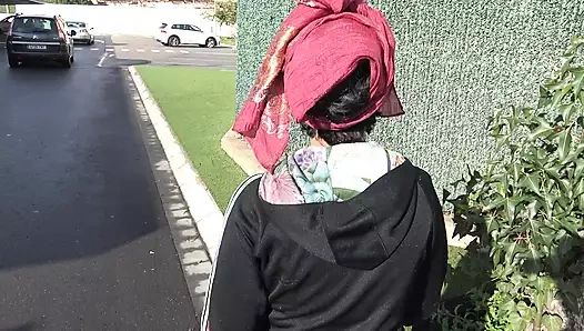 Yaramaz Türk sokak sürtüğü Almanya'da yaşlı sapığa kıllı amını gösteriyor