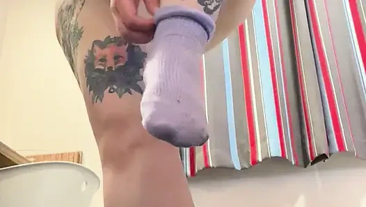 Gotik kız striptiz yapıyor