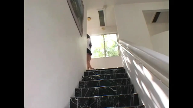Büyük sert yarağımı em, küçük sıkı tıraşlı amcığını sikmek istiyorum, oryantal fahişe