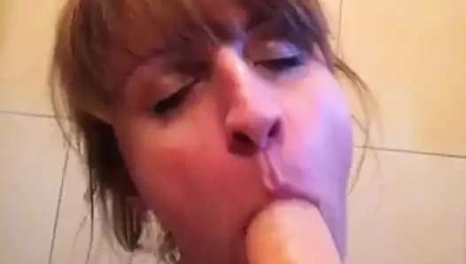 Büyük meme karısı berbat, yalıyor, rr içinde büyük yapay penis sikikleri