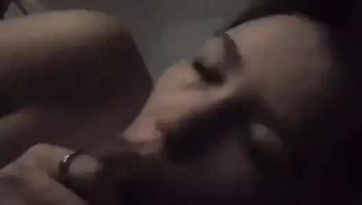 Güzel Bir Penis Emici, Penisi Seven