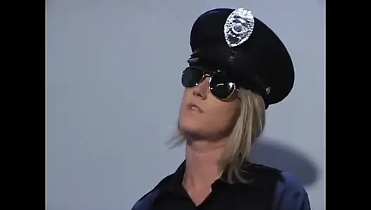 Polis departmanında sert seks