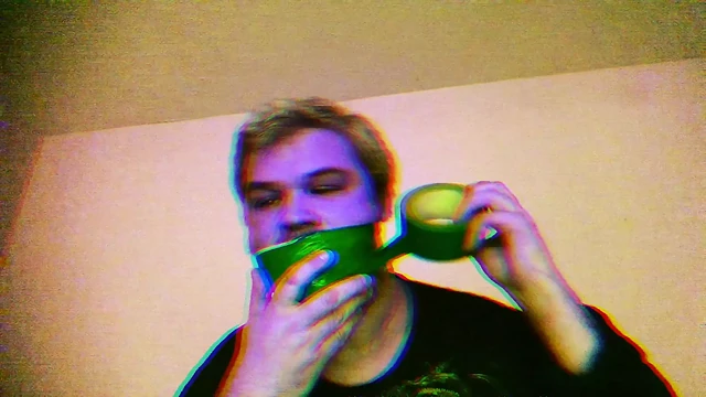 Себе заткнули рот кляпом