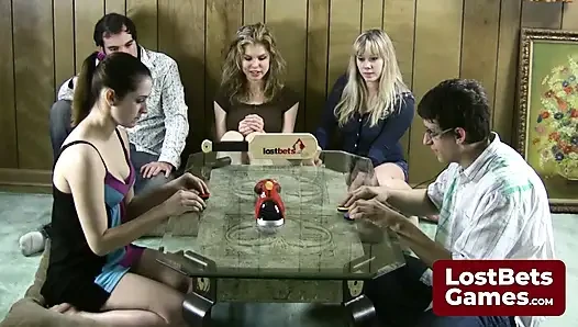 Vahşi ve ateşli striptiz noname oyunu için kendinizi hazırlayın