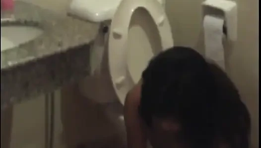 Minyon Filipinli orta yaşlı seksi kadın kalın yabancı dölle sikiliyor