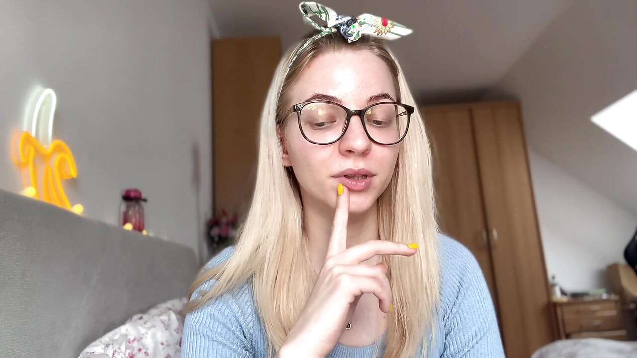 Onu 5329 dolardan ve yeni bir ysl çantasından boşalttim! (findom hikayesi)