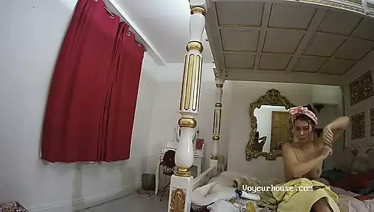 Lantaland - seksi hatun kamerada çıplak