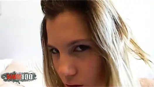 Yaiza del Mar: ateşli İspanyol genç kız soyunuyor ve inanılmaz amcığını gösteriyor