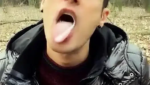 Gece piknikten sonra heteroseksüel arkadaşlar prezervatifi buldum, bu yüzden boşalmasını seviyorum