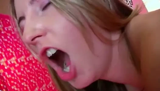 Vahşi sarışınlar en sevdikleri oyuncaklarla daha da çıldırıyor