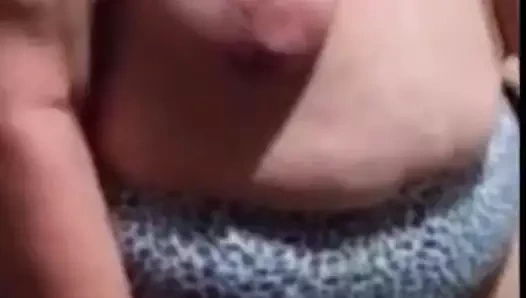 Bbw karısı clair - büyük memeli sütyen koymak