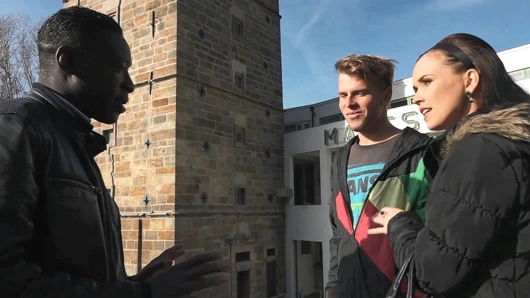 Minyon esmer sürtük eş gets becerdin sert anal itibaren göt tarafından bir büyük siyah horoz bbc adam önünde arasında koca için boynuzlamak