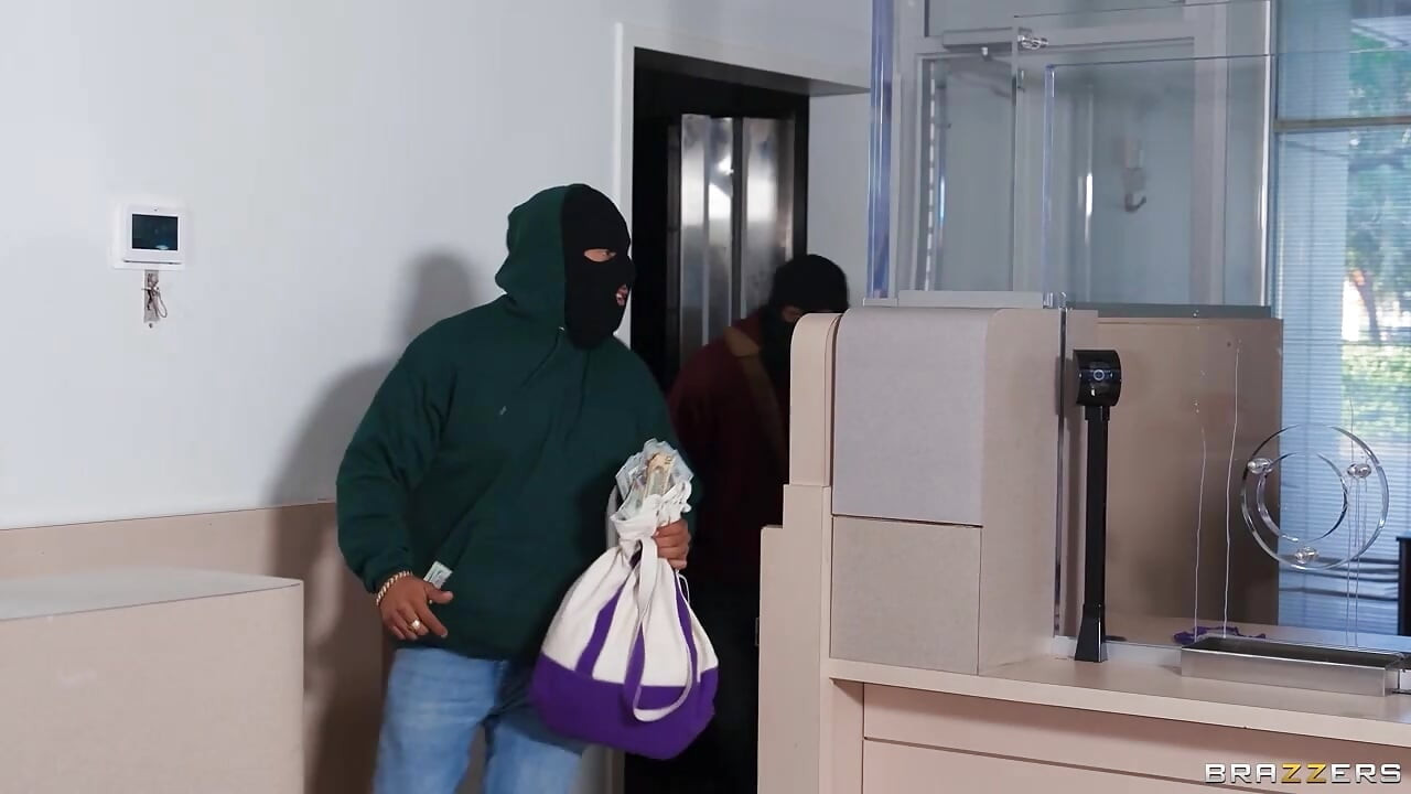 Nakit sayım ve amcık sikiliyor kırmızı evie, lucy lotus brazzers