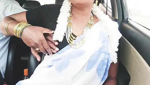 Hintli kadın arabada seks yapıyor Güzel sari ev hanımı üvey oğluyla sikişmeye çalışıyor car drive.telugu edepsiz konuşmalar.