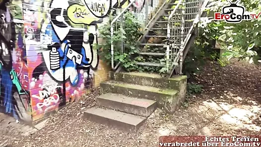 Erocom randevusu - genç öğrenci genç kamu açık havada pov almak